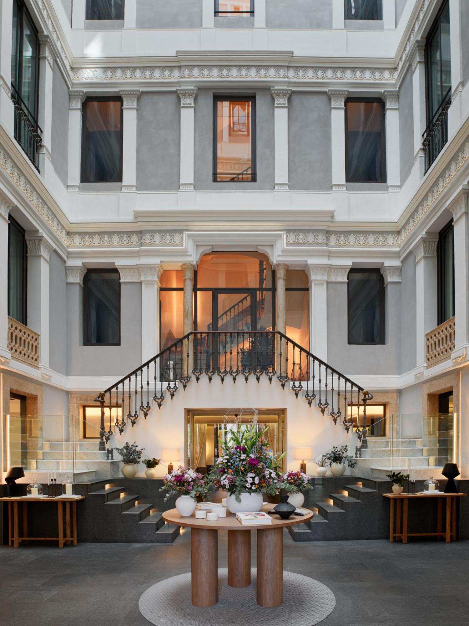 H10 Urquinaona Plaza (adults Only) Hotel